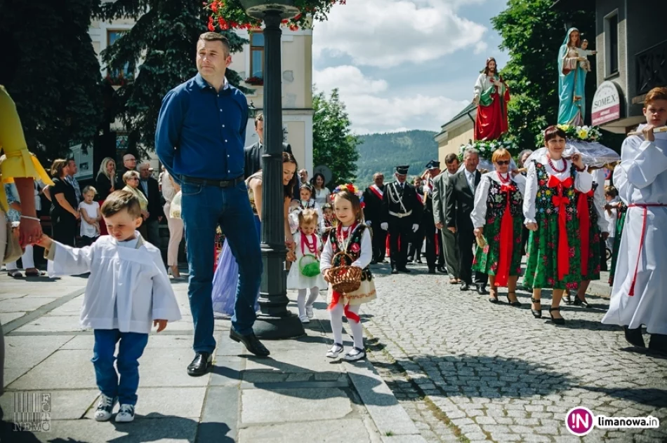 Uroczyste procesje - obchody Bożego Ciała w Tymbarku i Limanowej 2017 - zdjęcie 19
