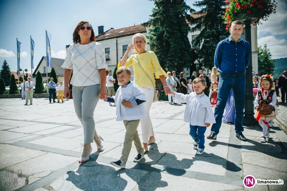 Uroczyste procesje - obchody Bożego Ciała w Tymbarku i Limanowej 2017 - zdjęcie 20