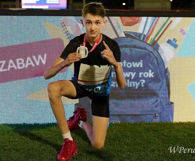 Jakub Bugański wicemistrzem Polski U16 w biegu na 1000 m z przeszkodami - Zdjęcie główne