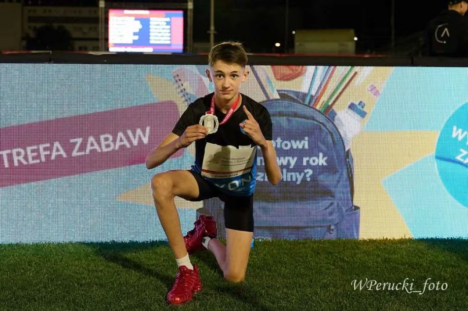 Jakub Bugański wicemistrzem Polski U16 w biegu na 1000 m z przeszkodami - zdjęcie 11