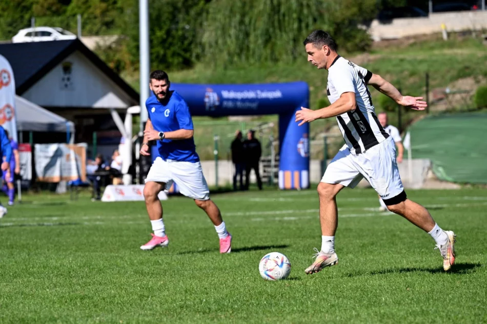 Pierwszy Memoriał im. Mariana Tajdusia w Tymbarku. Sandecja najlepsza w turnieju oldbojów - zdjęcie 8