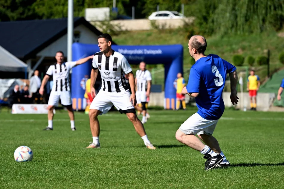 Pierwszy Memoriał im. Mariana Tajdusia w Tymbarku. Sandecja najlepsza w turnieju oldbojów - zdjęcie 11