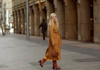 Brązowe kozaki - ciepły akcent kolorystyczny, który ożywi zimowy outfit - zdjęcie główne