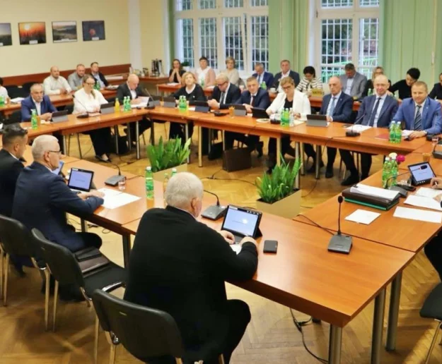 Obradują radni gminy - zdjęcie główne