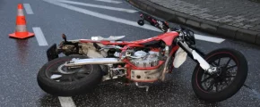 Motocyklista potrącił księdza na przejściu dla pieszych - zdjęcie główne