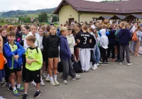 Szkoły rywalizowały w biegach sztafetowych o mistrzostwo powiatu - zdjęcie główne