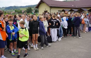 Szkoły rywalizowały w biegach sztafetowych o mistrzostwo powiatu - Zdjęcie główne