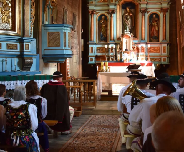 Regionalna Eucharystia w zabytkowej świątyni - zdjęcie główne