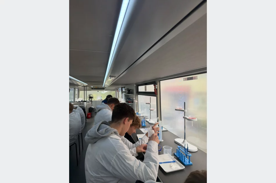 Mobilne laboratorium Orlenu gościło na Limanowszczyźnie  - zdjęcie 3