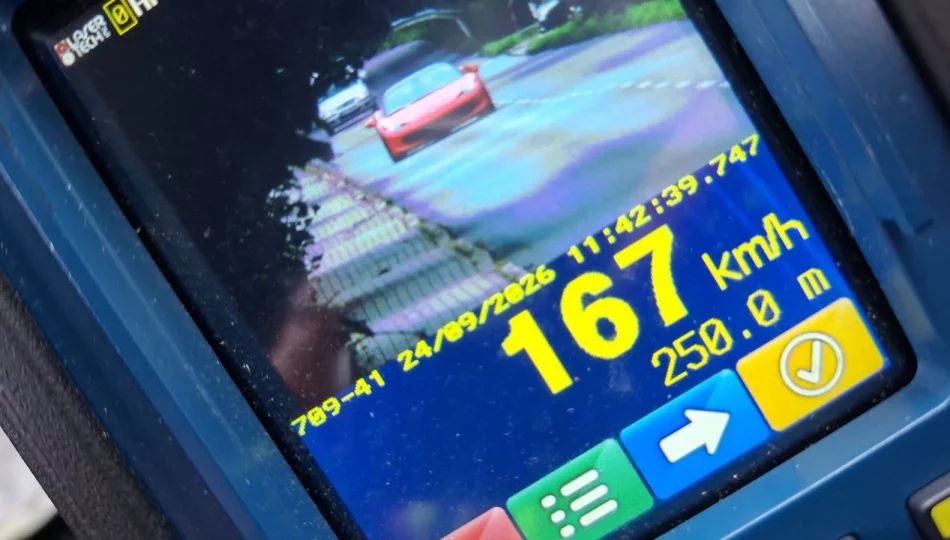 Ferrari pędziło 167 km/h w zabudowanym - zdjęcie 1
