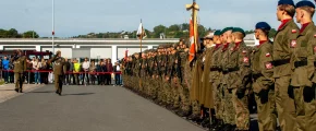 Uroczysty apel w limanowskich koszarach - zdjęcie główne