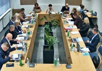 Radny na sesji: "Te drony będą trafiać właśnie w takie miejsca" - zdjęcie główne