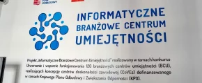 Światłowody, AI i wirtualne laboratoria - bezpłatne szkolenia - zdjęcie główne