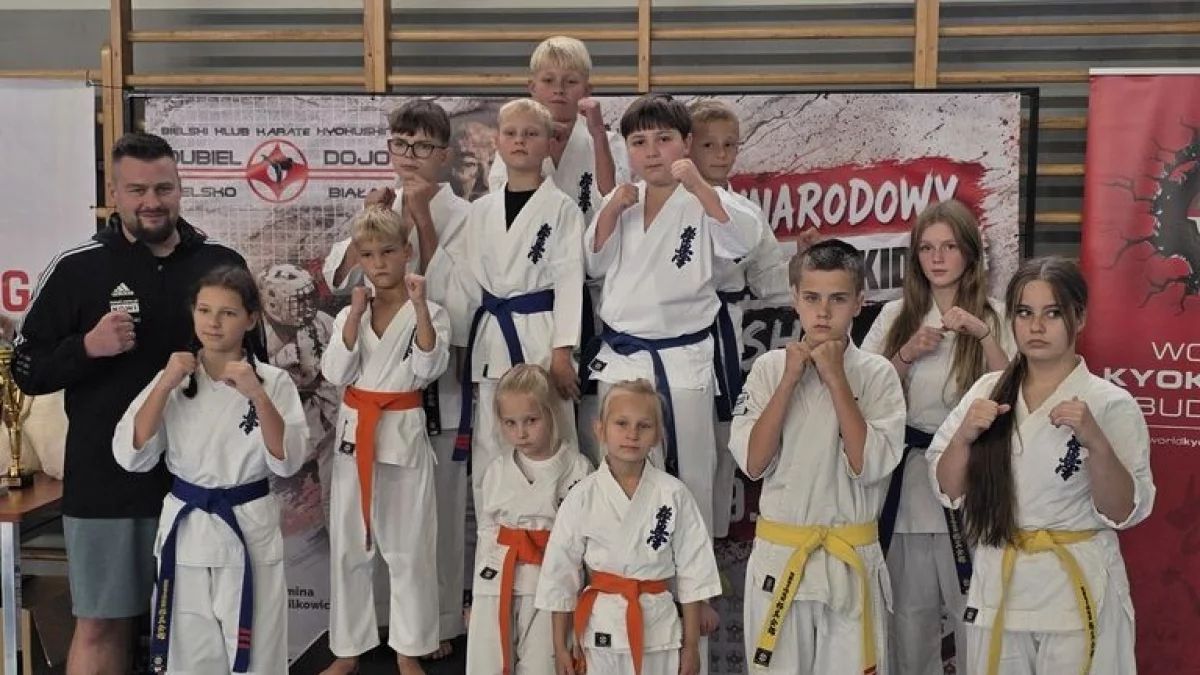 10 medali zawodników Limanowskiego Klubu Kyokushin Karate w Wilkowicach