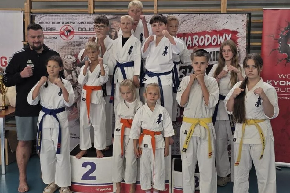 10 medali zawodników Limanowskiego Klubu Kyokushin Karate w Wilkowicach - zdjęcie 2