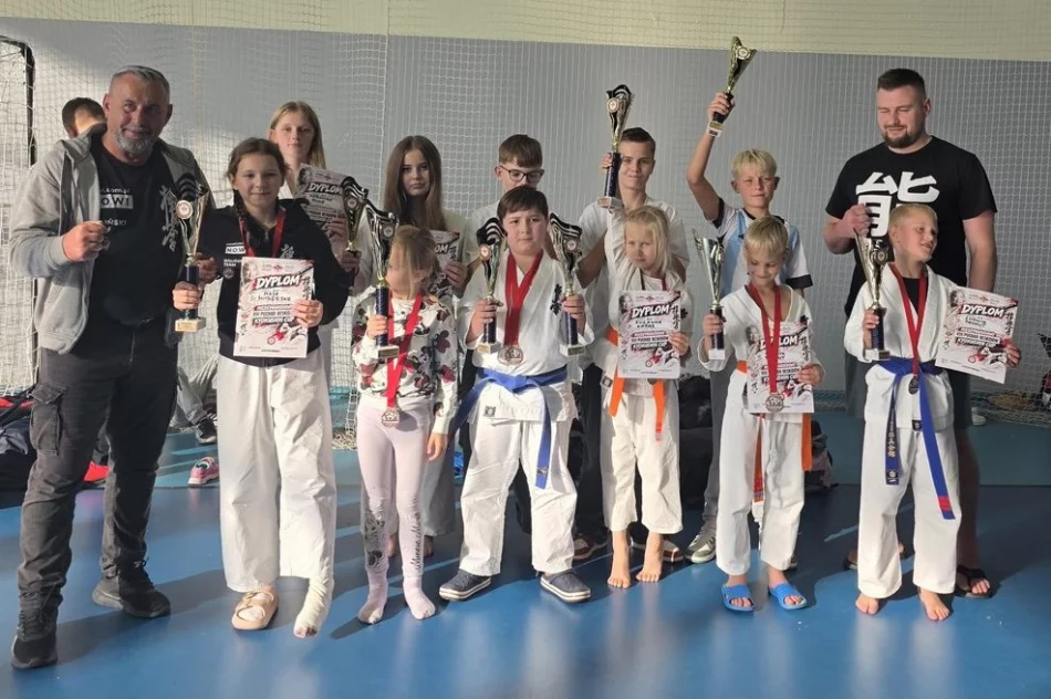 10 medali zawodników Limanowskiego Klubu Kyokushin Karate w Wilkowicach - zdjęcie 12