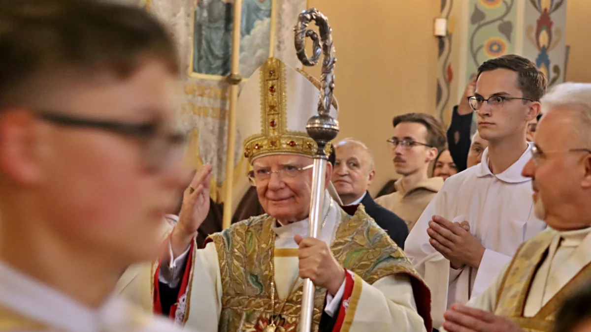 Abp Marek Jędraszewski podczas odpustu w parafii św. Michała Archanioła w Mszanie Dolnej