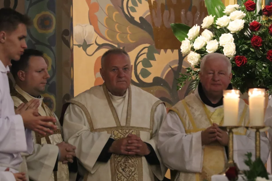 Abp Jędraszewski: "to nie jest małżeństwo". Ostre słowa na Limanowszczyźnie (ZDJĘCIA, WIDEO) - zdjęcie 31