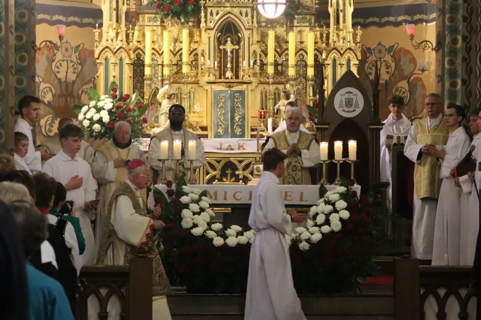 Abp Jędraszewski: "to nie jest małżeństwo". Ostre słowa na Limanowszczyźnie (ZDJĘCIA, WIDEO) - zdjęcie 65