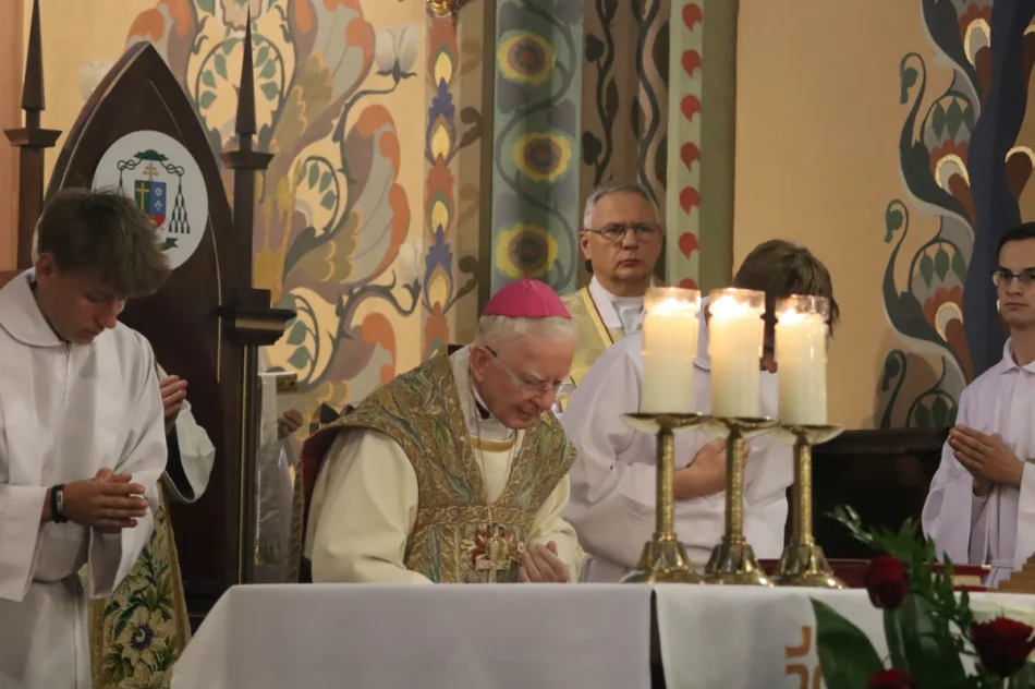 Abp Jędraszewski: "to nie jest małżeństwo". Ostre słowa na Limanowszczyźnie (ZDJĘCIA, WIDEO) - zdjęcie 67