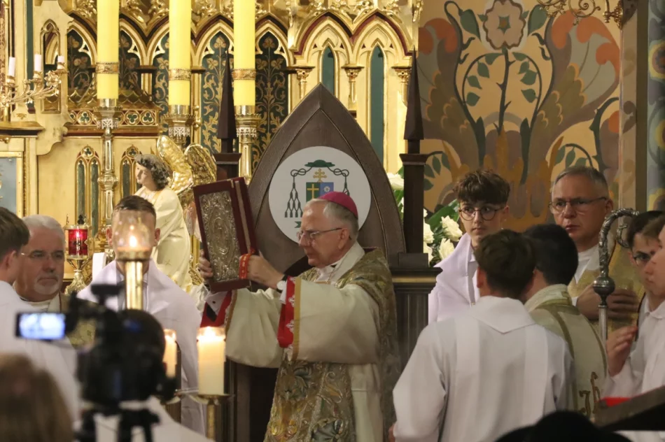 Abp Jędraszewski: "to nie jest małżeństwo". Ostre słowa na Limanowszczyźnie (ZDJĘCIA, WIDEO) - zdjęcie 86