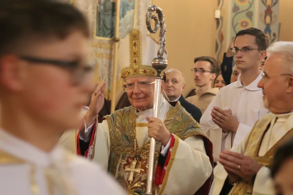 Abp Jędraszewski: "to nie jest małżeństwo". Ostre słowa na Limanowszczyźnie (ZDJĘCIA, WIDEO) - zdjęcie 121