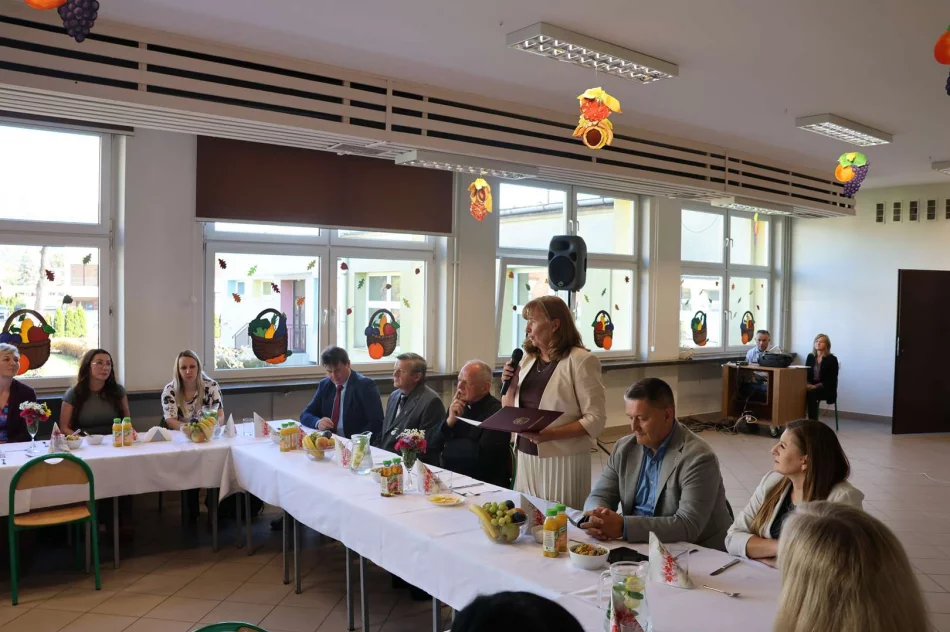 Zmodernizowana kuchnia w ZSP nr 4 już otwarta – inwestycja z myślą o zdrowiu i codziennym komforcie dzieci - zdjęcie 12