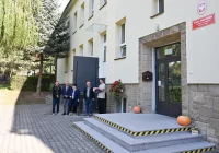 Nowa platforma poprawi dostępność Szkoły Podstawowej w Nowym Rybiu - zdjęcie główne