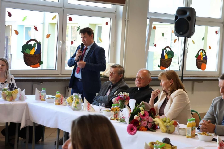 Nowa kuchnia w “czwórce”. Inwestycja kosztowała 742 tys. zł - zdjęcie 29