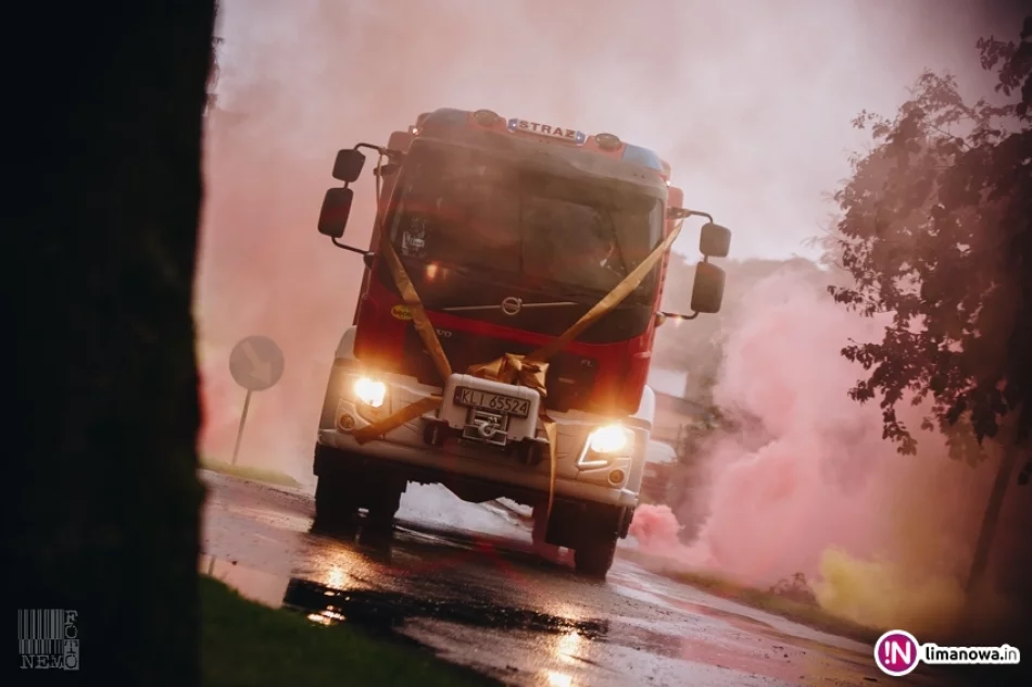 Przekazanie samochodu gaśniczego dla OSP Dobra - zdjęcie 2