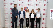91 powodów do dumy. Wójt Gminy Mszana Dolna wręczył stypendia najzdolniejszym uczniom - zdjęcie 5