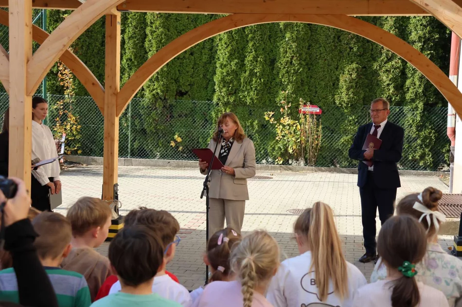Nowa hala sportowa przy Szkole Podstawowej nr 2 oficjalnie otwarta - zdjęcie 6