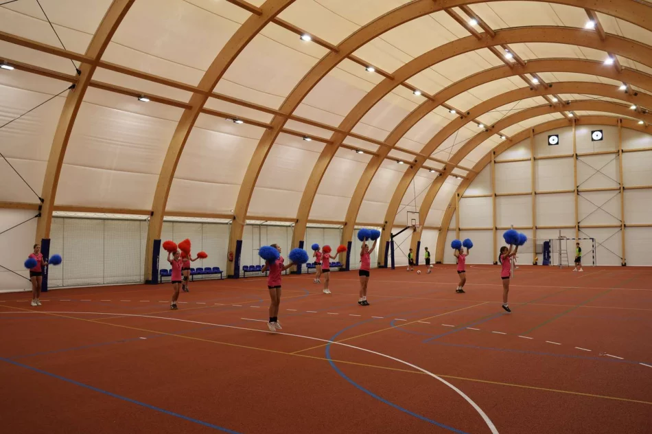 Nowa hala sportowa przy Szkole Podstawowej nr 2 oficjalnie otwarta - zdjęcie 17