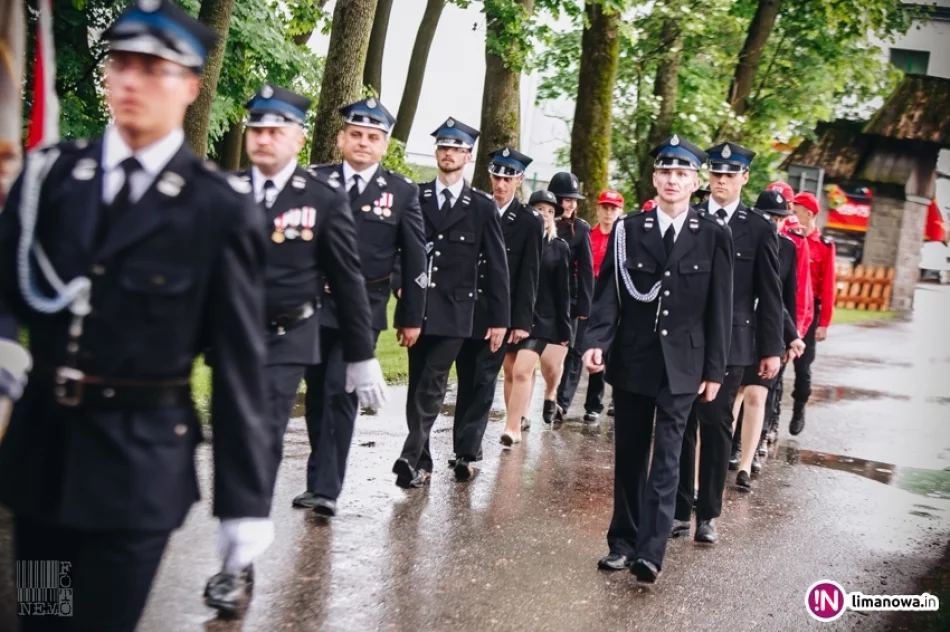 Przekazanie samochodu gaśniczego dla OSP Dobra - zdjęcie 12