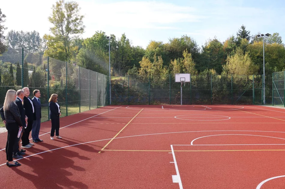 Zakończono modernizację kompleksu sportowego „Orlik” przy ul. Zygmunta Augusta - zdjęcie 3