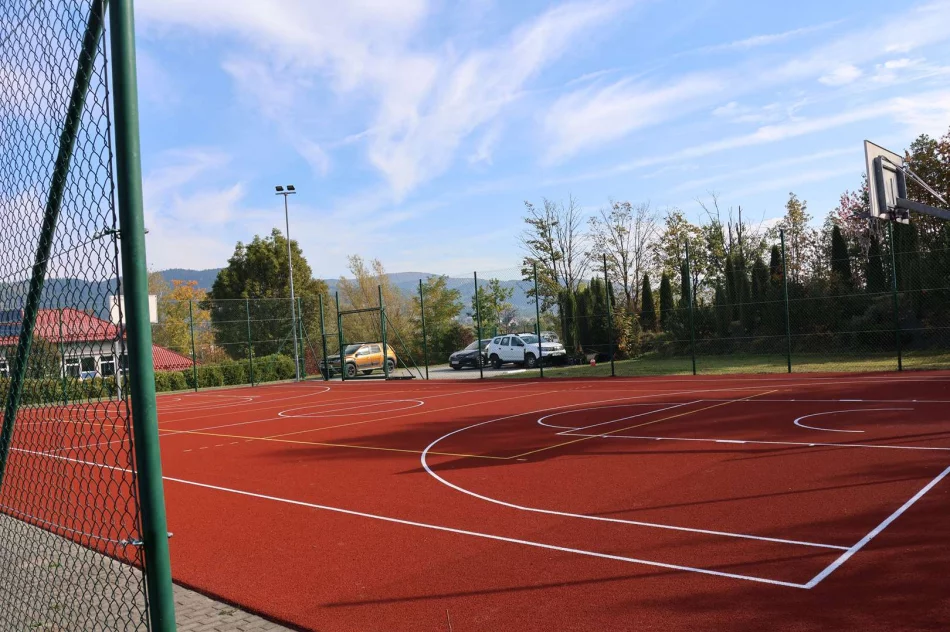 Zakończono modernizację kompleksu sportowego „Orlik” przy ul. Zygmunta Augusta - zdjęcie 5