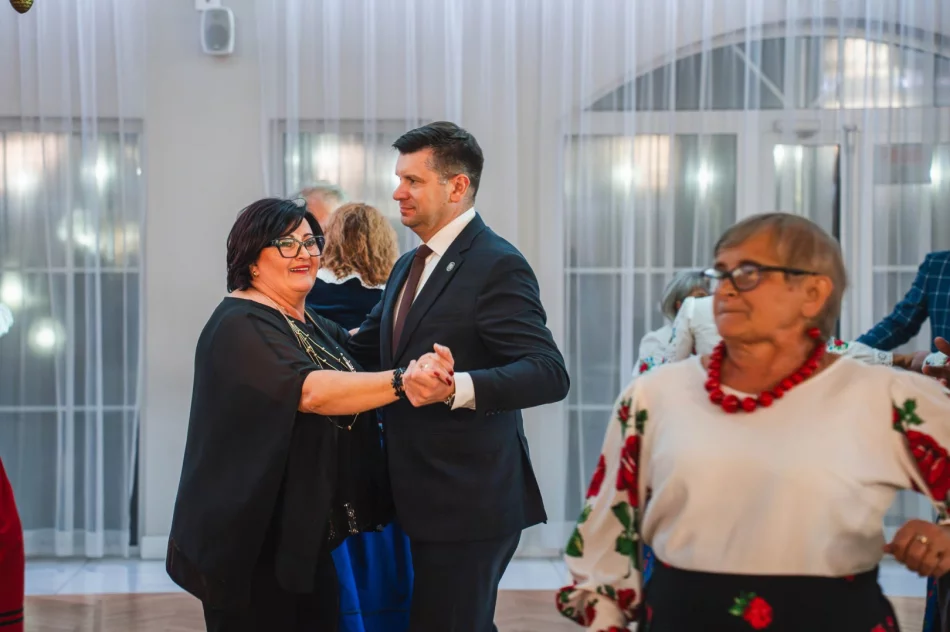 Spotkały się gospodynie z całego powiatu (ZDJĘCIA) - zdjęcie 44
