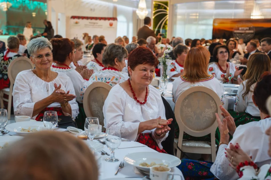 Spotkały się gospodynie z całego powiatu (ZDJĘCIA) - zdjęcie 48