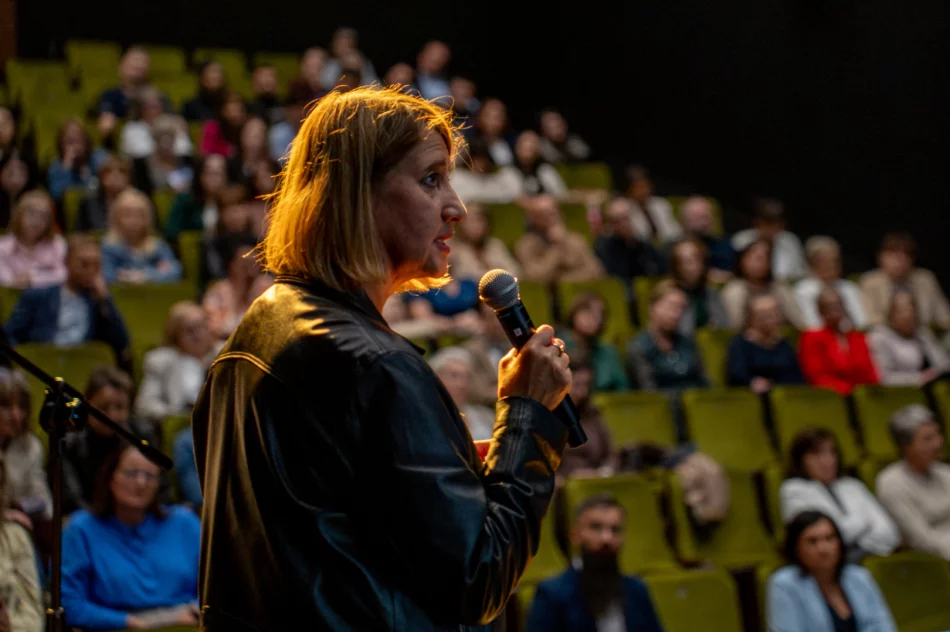 ReagujeMY dla DZIECI – rozmowa, która ma moc. Podsumowanie konferencji.  - zdjęcie 12