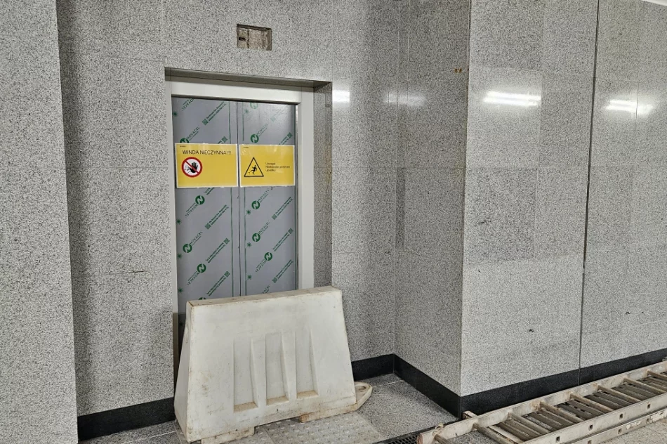 Zobacz stację i przejście pod torami. Windy nie działają, jest ponad 80 schodów (ZDJĘCIA) - zdjęcie 12