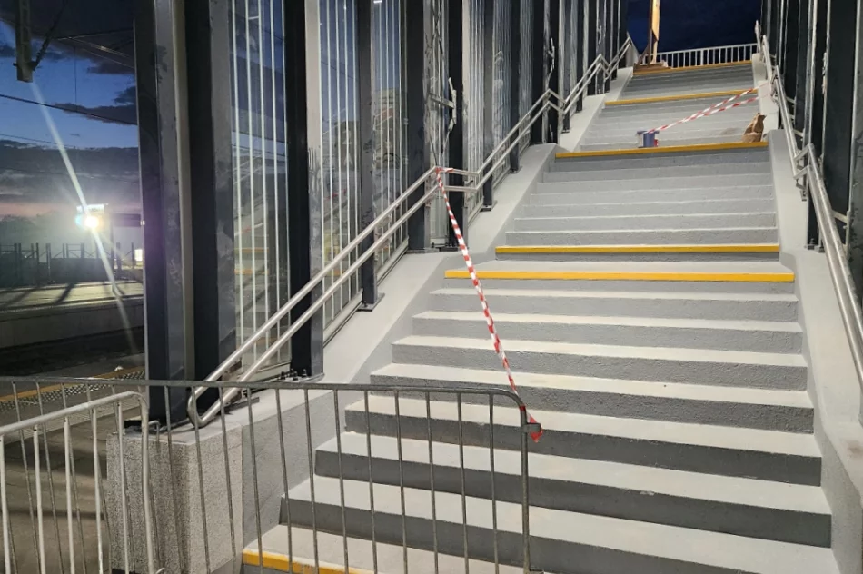 Zobacz stację i przejście pod torami. Windy nie działają, jest ponad 80 schodów (ZDJĘCIA) - zdjęcie 18