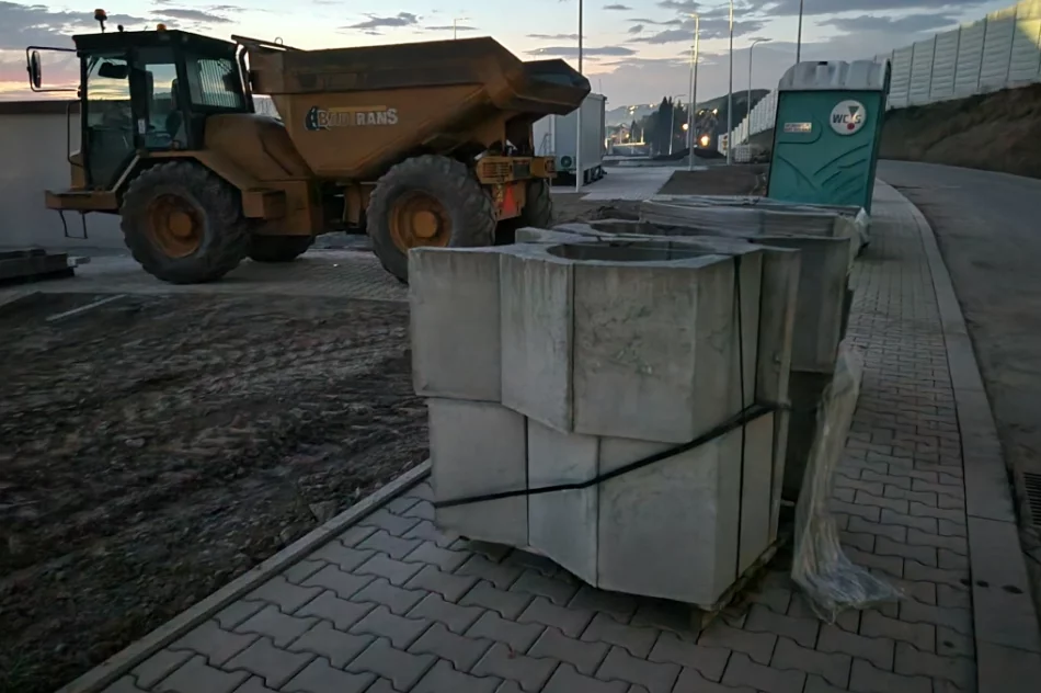 Zobacz stację i przejście pod torami. Windy nie działają, jest ponad 80 schodów (ZDJĘCIA) - zdjęcie 32