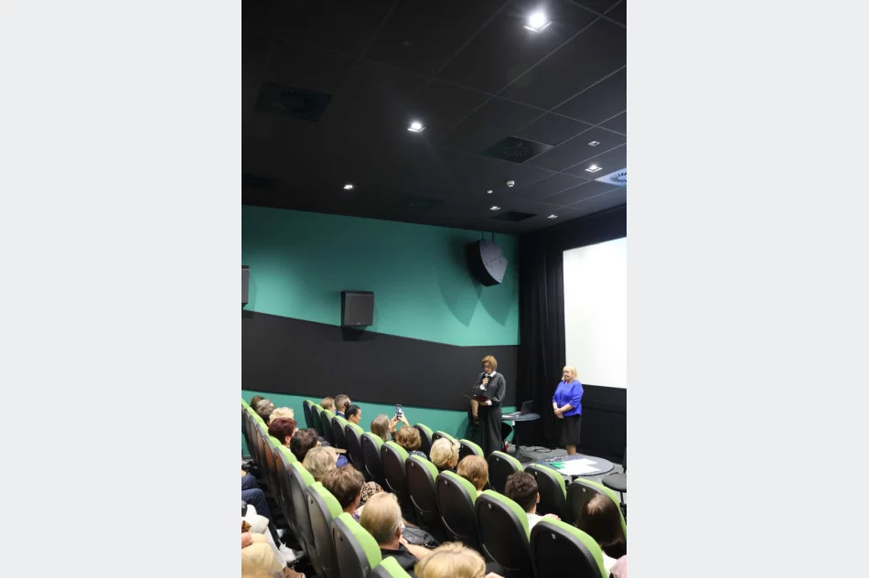 Uroczysta inauguracja roku akademickiego Limanowskiego Uniwersytetu Trzeciego Wieku - zdjęcie 2