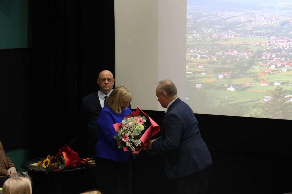 Uroczysta inauguracja roku akademickiego Limanowskiego Uniwersytetu Trzeciego Wieku - zdjęcie 3