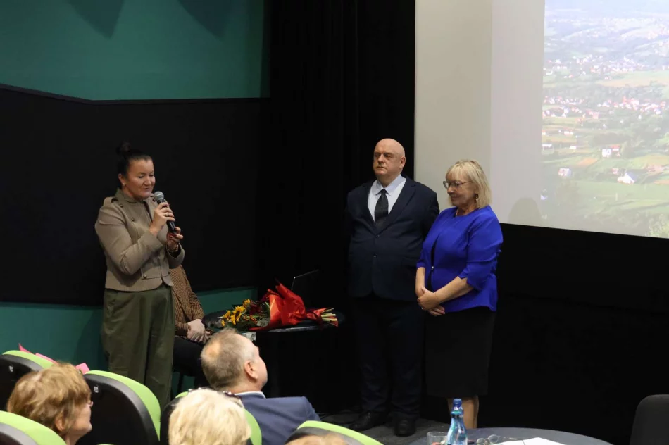 Uroczysta inauguracja roku akademickiego Limanowskiego Uniwersytetu Trzeciego Wieku - zdjęcie 4
