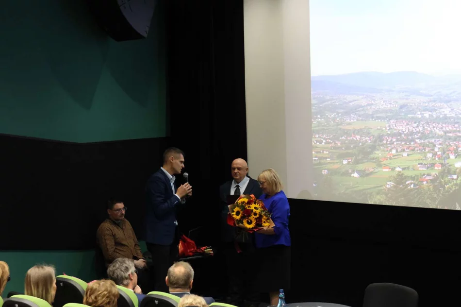 Uroczysta inauguracja roku akademickiego Limanowskiego Uniwersytetu Trzeciego Wieku - zdjęcie 6