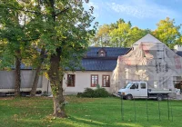 Rozpoczął się remont balkonu i frontowej elewacji Dworu Marsów - zdjęcie główne