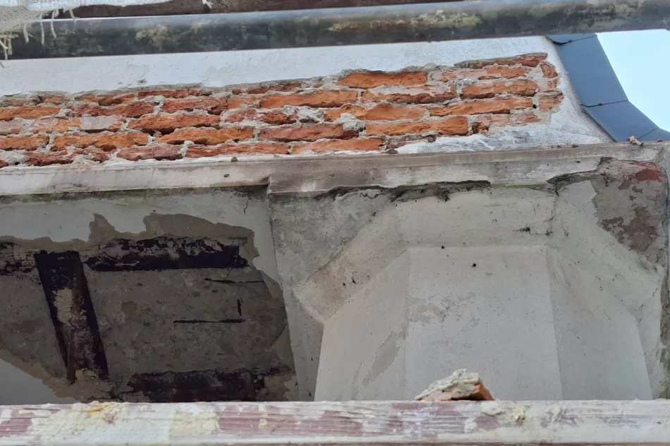 Rozpoczął się remont balkonu i frontowej elewacji Dworu Marsów - zdjęcie 8