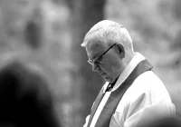 Ostatnia droga duszpasterza Romów - znana data pogrzebu ks. Stanisława Opockiego - zdjęcie główne