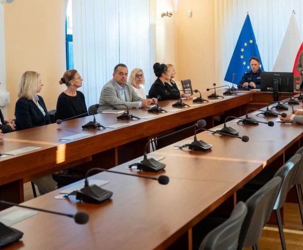 Po „krwawym piątku” w sieci urzędnicy i policjanci rozmawiali o szkołach - zdjęcie główne